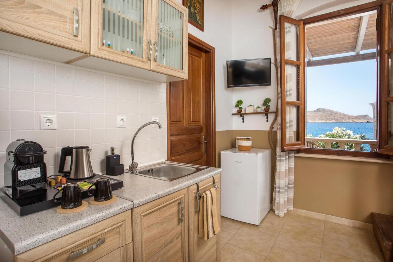 Annas Houses Chalki Town Exterior photo
